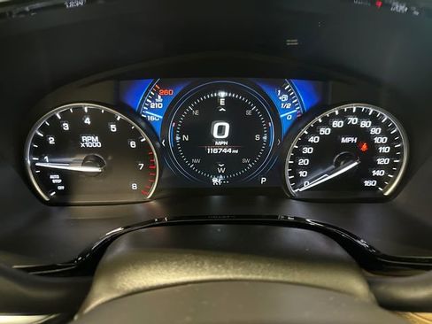 Used 2017 Cadillac XT5 Platinum w/ Driver Assist Package image 19