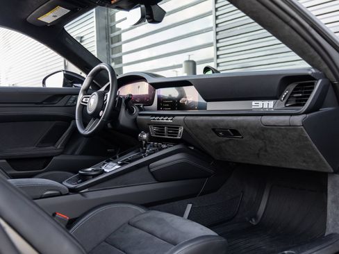 Certified 2025 Porsche 911 Carrera 4 GTS AWD/4WD image 41