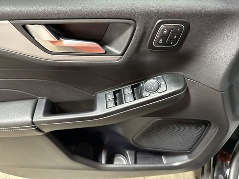 Used 2025 Ford Escape Platinum image 22