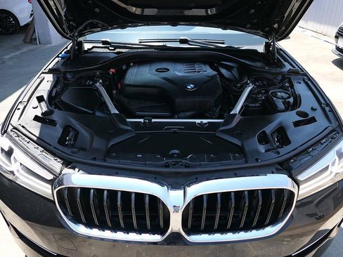 Used 2023 BMW 530i w/ Convenience Package RWD image 29
