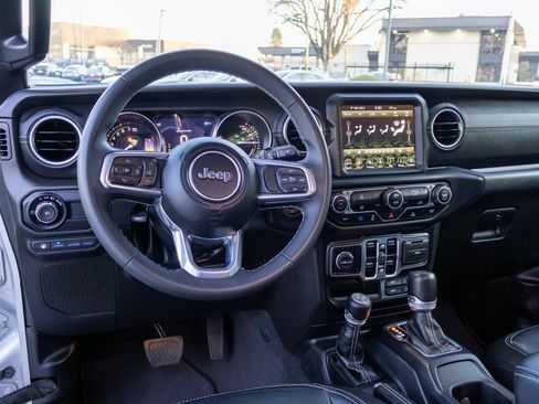 Used 2023 Jeep Wrangler Unlimited Sahara image 16