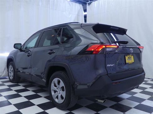 Used 2020 Toyota RAV4 LE image 4