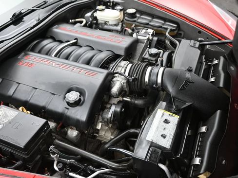 Used 2006 Chevrolet Corvette Coupe w/ Preferred Equipment Group RWD image 4