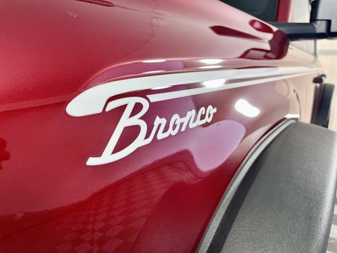 Used 2025 Ford Bronco Heritage Edition image 11