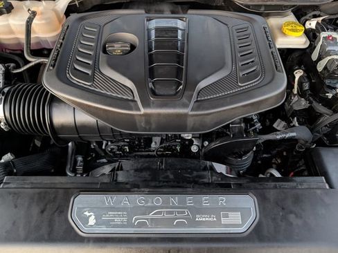 Used 2024 Jeep Wagoneer Series II w/ Flexible Seating Group RWD image 29