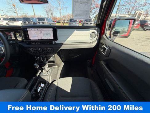 Used 2025 Jeep Wrangler Unlimited Sahara image 18