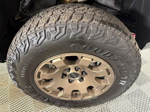 Used 2025 Toyota Tacoma Trailhunter image 12