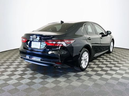 Used 2022 Toyota Camry LE image 8