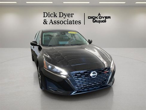 Used 2023 Nissan Altima 2.0 SR image 7