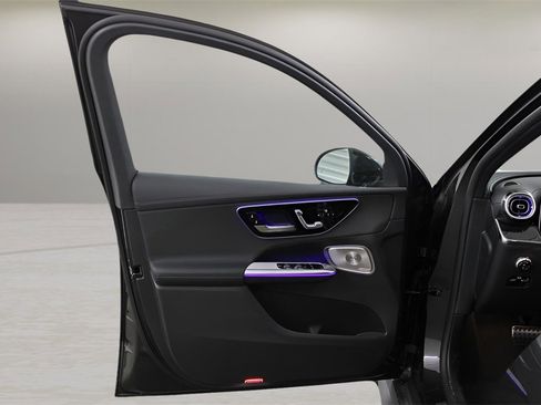 Used 2025 Mercedes-Benz GLC 300 GLC 300 image 27