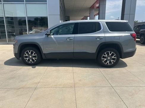 Used 2023 GMC Acadia SLE image 4