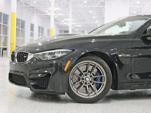 Used 2018 BMW M4 Convertible RWD image 3