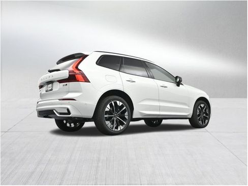 New 2026 Volvo XC60 B5 Plus AWD/4WD image 25