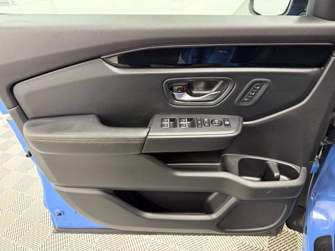Used 2023 Honda Pilot TrailSport image 11