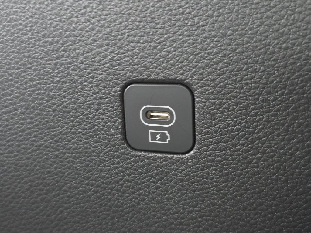 Certified 2025 Kia Carnival SX Prestige FWD image 12