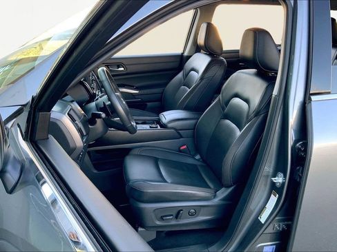 Used 2023 Nissan Pathfinder SL image 15