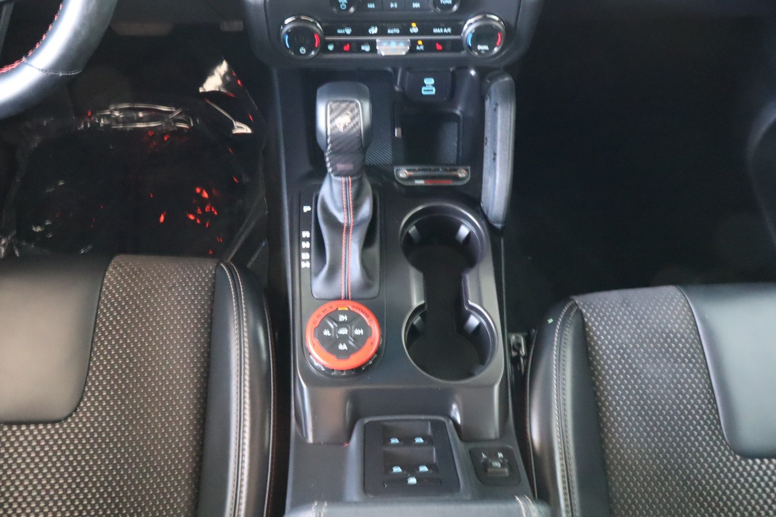 Used 2025 Ford Bronco Raptor AWD/4WD image 32