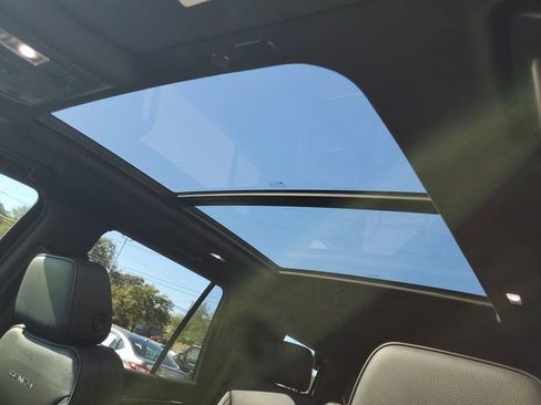 Used 2022 GMC Yukon Denali image 5