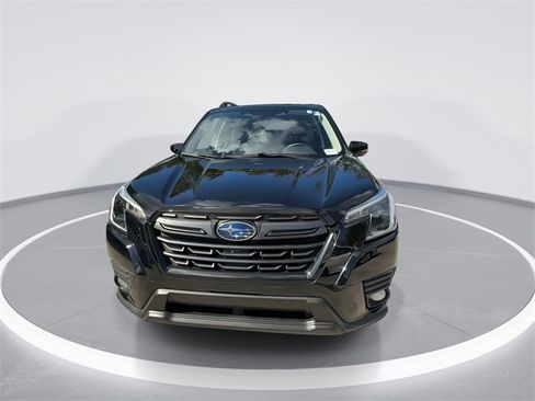 Used 2023 Subaru Forester Limited image 3