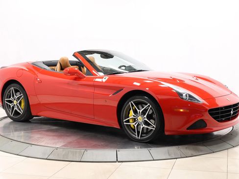Used 2015 Ferrari California T image 93