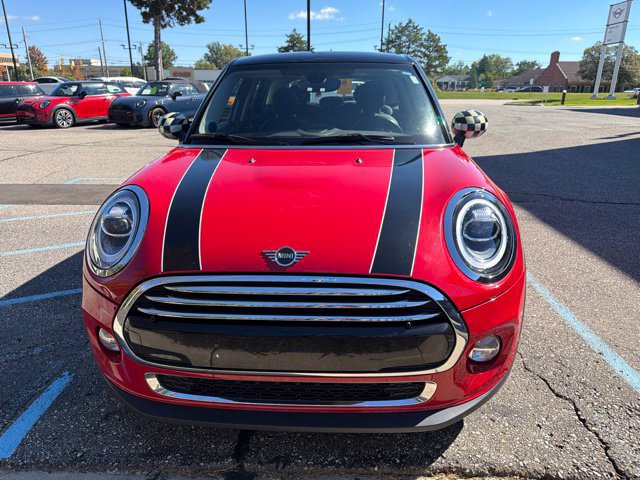 Used 2019 MINI Cooper 4-Door Hardtop w/ Premium Package FWD image 2