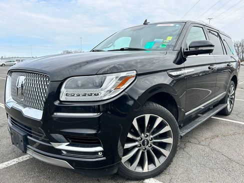 Used 2018 Lincoln Navigator Select image 2