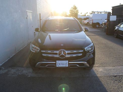 Used 2020 Mercedes-Benz GLC 300 w/ Premium Package image 2