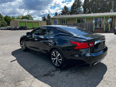 Used 2017 Nissan Maxima Platinum w/ Interior Lighting Package FWD image 6