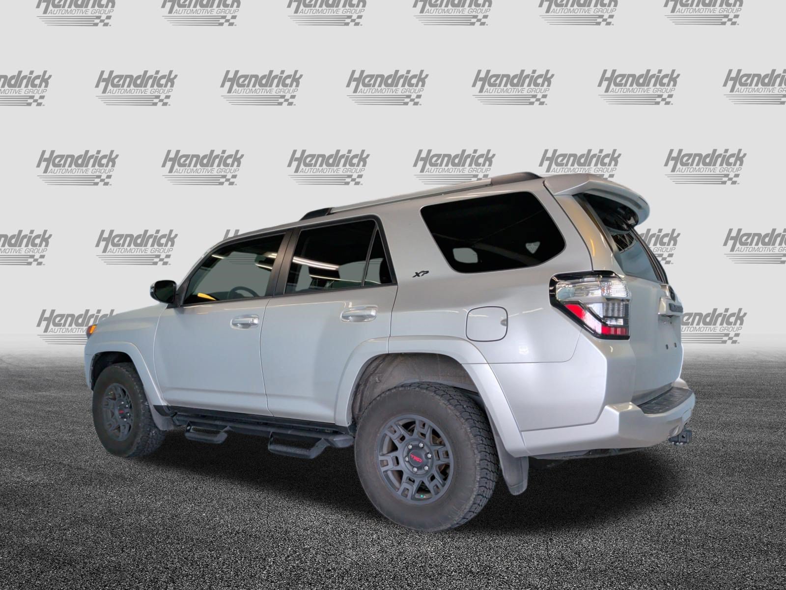 Used 2022 Toyota 4Runner SR5 Premium w/ Moonroof Package AWD/4WD image 9
