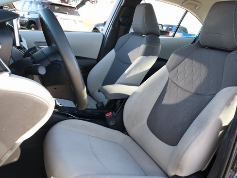 Used 2020 Toyota Corolla LE image 23