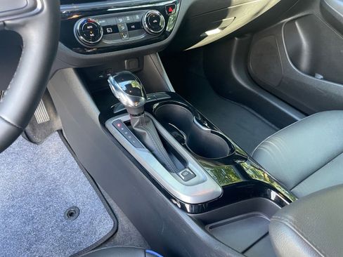 Used 2025 Buick Envista Sport Touring image 39