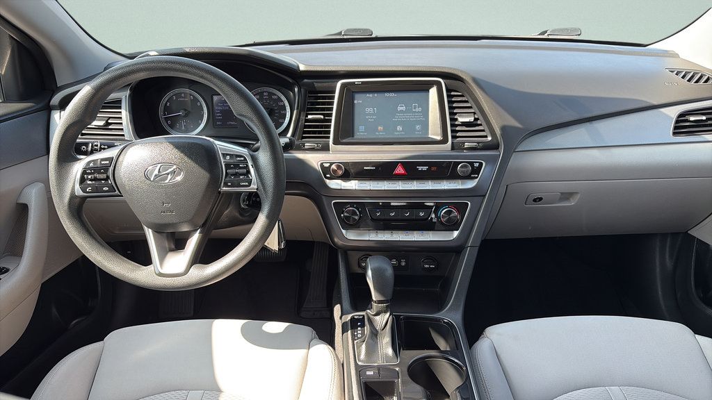 Used 2018 Hyundai Sonata SE w/ Cargo Package FWD image 12