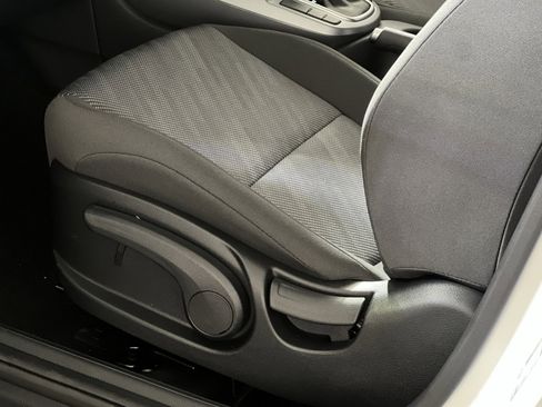 New 2026 Kia Seltos LX image 12