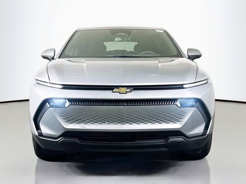 Used 2025 Chevrolet Equinox EV LT image 2