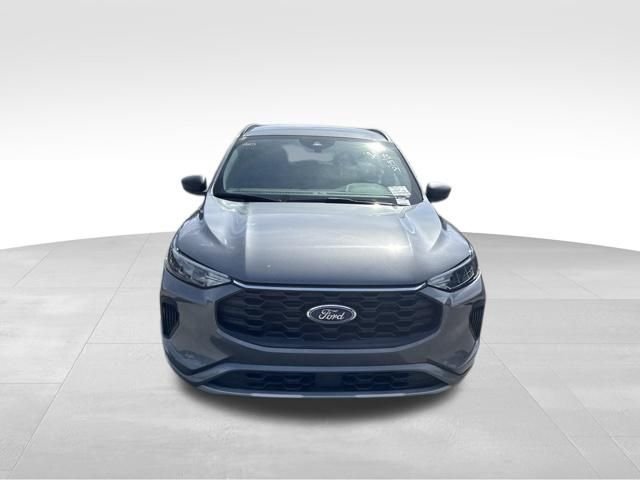 Certified 2024 Ford Escape ST-Line AWD/4WD image 2