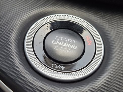 New 2024 Jeep Grand Cherokee Altitude image 17