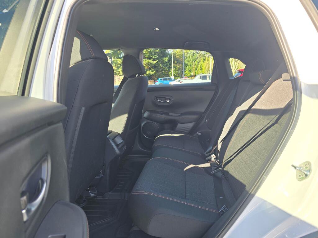 Used 2024 Honda HR-V Sport image 4