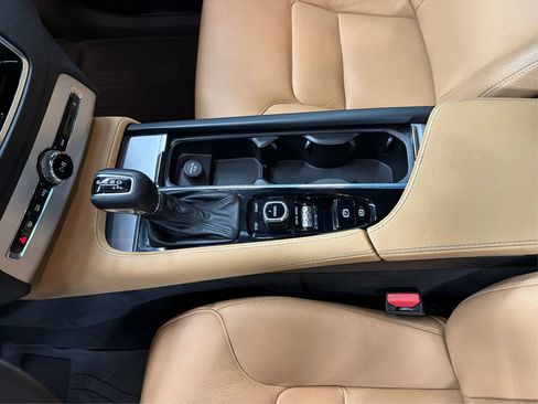 Used 2017 Volvo XC90 T6 Momentum w/ Vision Package AWD/4WD image 50