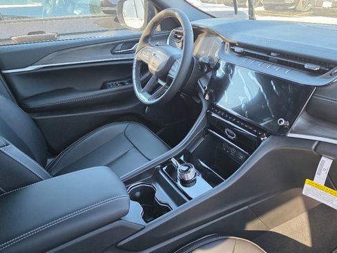 New 2026 Jeep Grand Cherokee Limited image 3