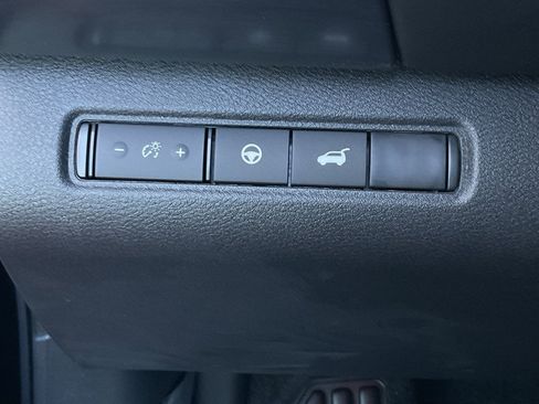 New 2026 Nissan Pathfinder SL image 26