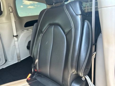 Used 2023 Chrysler Pacifica Touring-L w/ Road Tripper Package AWD/4WD image 39