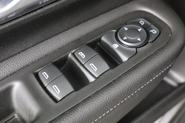 Used 2022 GMC Terrain SLE FWD image 19