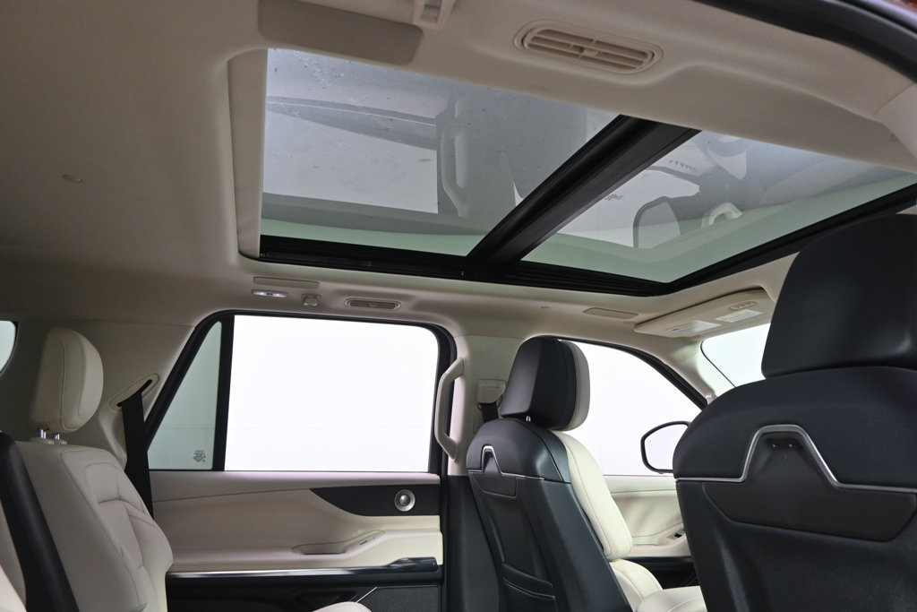 New 2027 Lincoln Navigator Reserve AWD/4WD image 17