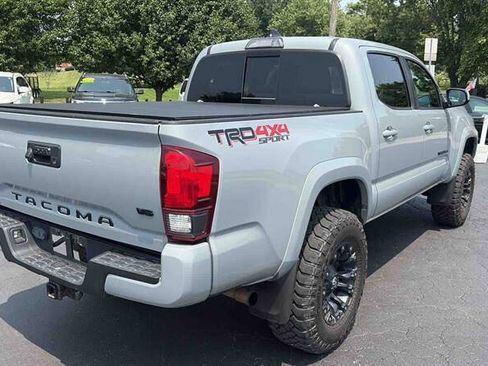 Used 2019 Toyota Tacoma TRD Sport AWD/4WD image 6