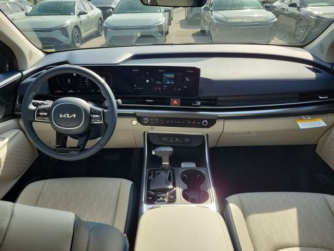 New 2026 Kia Carnival SX image 18