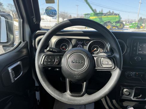 Used 2019 Jeep Wrangler Unlimited Sport image 14