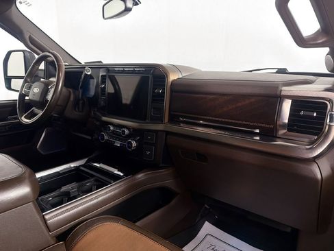 Used 2023 Ford F350 King Ranch w/ FX4 Off-Road Package image 32