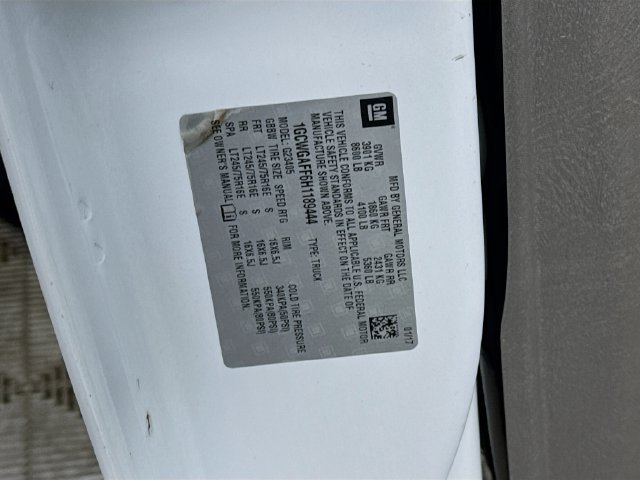 Used 2017 Chevrolet Express 2500 RWD image 33