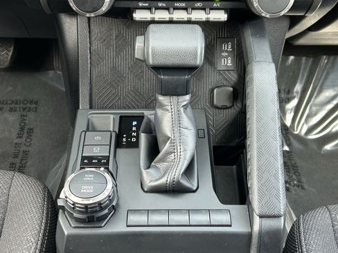Certified 2026 Toyota 4Runner SR5 AWD/4WD image 19
