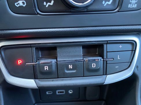 Used 2024 GMC Terrain SLE w/ Driver Convenience Package image 22